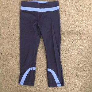 LULULEMON Sz 6 Crops!